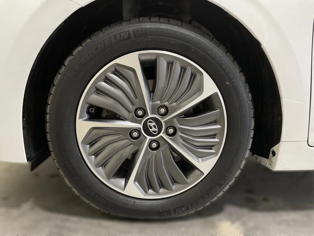 2021 Hyundai Ioniq Plug-In Preferred, photo 6
