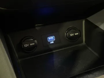 2021 Hyundai Ioniq Plug-In - image 26