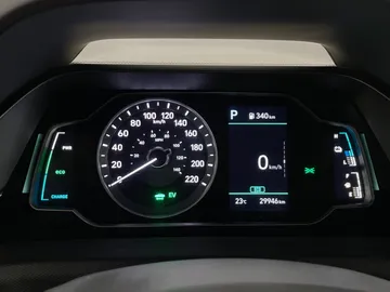 2021 Hyundai Ioniq Plug-In - image 18