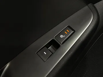 2021 Hyundai Ioniq Plug-In - image 30