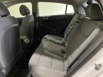 2021 Hyundai Ioniq Plug-In - image 16
