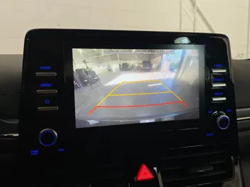 2021 Hyundai Ioniq Plug-In Hybrid - image 19