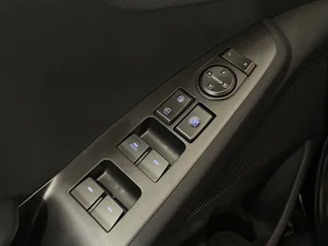 2021 Hyundai Ioniq Plug-In Hybrid - image 21
