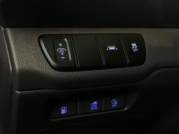 2021 Hyundai Ioniq Plug-In Hybrid - image 28