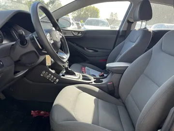 2021 Hyundai Ioniq Plug-In Hybrid - image 7