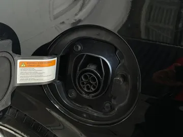 2021 Hyundai Ioniq Plug-In Hybrid - image 18