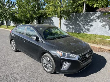 2021 Hyundai Ioniq Plug-In Hybrid - image 3