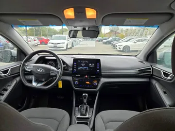 2021 Hyundai Ioniq Hybrid - image 9