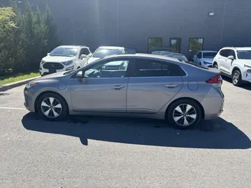2019 Hyundai Ioniq Electric Plus - image 4