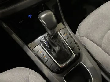 2020 Hyundai Ioniq Hybrid - image 27