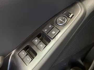 2020 Hyundai Ioniq Hybrid - image 23