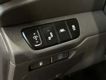 2020 Hyundai Ioniq Hybrid - image 29