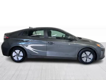 2020 Hyundai Ioniq Hybrid - image 2