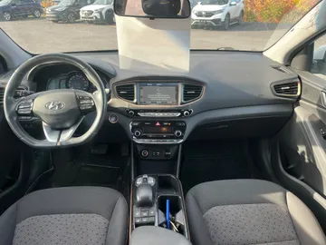 2019 Hyundai Ioniq Electric - image 10