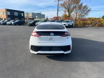 2019 Hyundai Ioniq Electric - image 6
