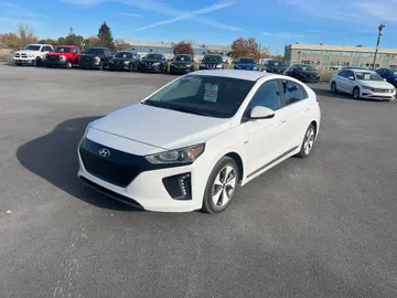 2019 Hyundai Ioniq Electric - image 3