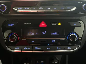 2019 Hyundai Ioniq Electric - image 22
