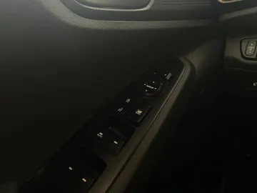 2019 Hyundai Ioniq Electric - image 25
