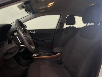 2019 Hyundai Ioniq Electric - image 10