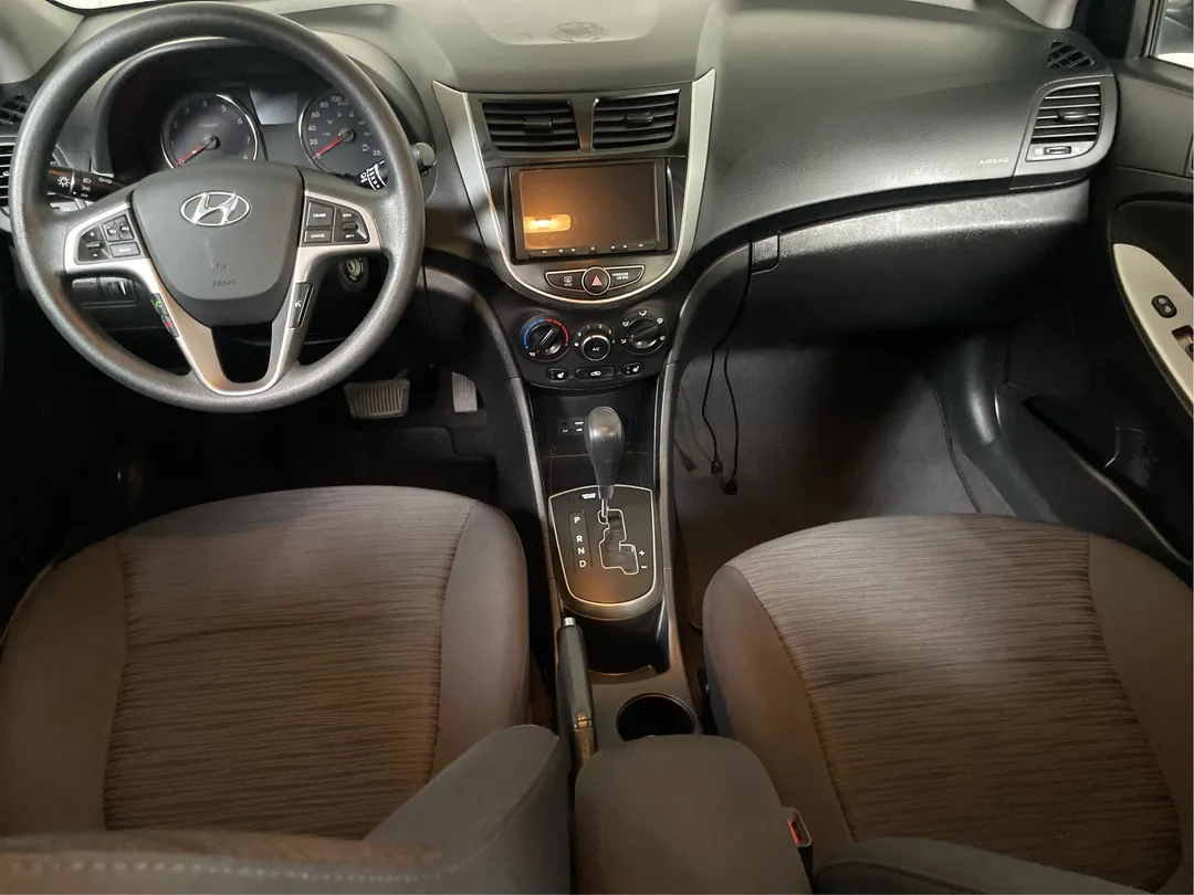 2017 Hyundai Accent — photo 4