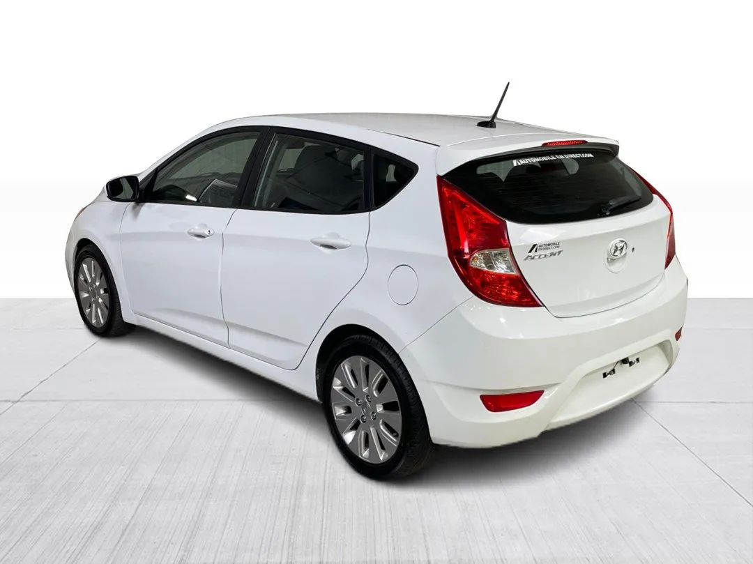 2017 Hyundai Accent — photo 8