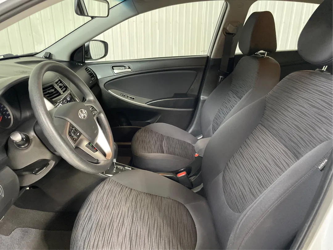 2017 Hyundai Accent — photo 3