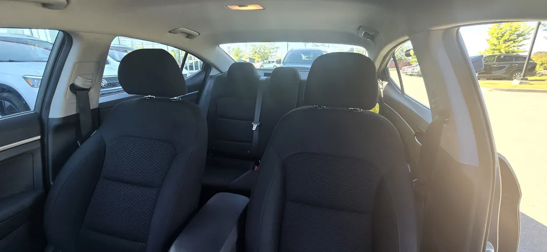 2020 Hyundai Elantra Essential, photo 6