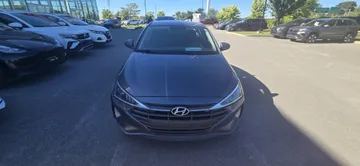 2020 Hyundai Elantra - image 2