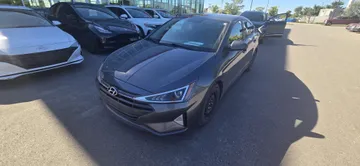 2020 Hyundai Elantra - image 3