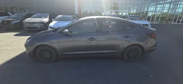 2020 Hyundai Elantra - image 4