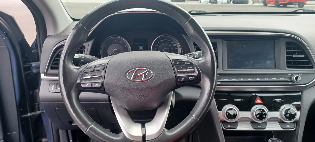 2019 Hyundai Elantra — photo 4