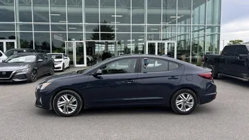 2020 Hyundai Elantra - image 4