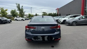 2020 Hyundai Elantra - image 6