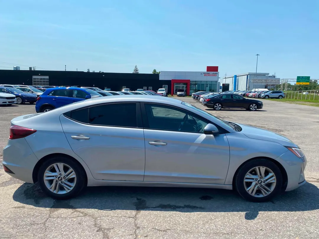 2020 Hyundai Elantra — photo 2