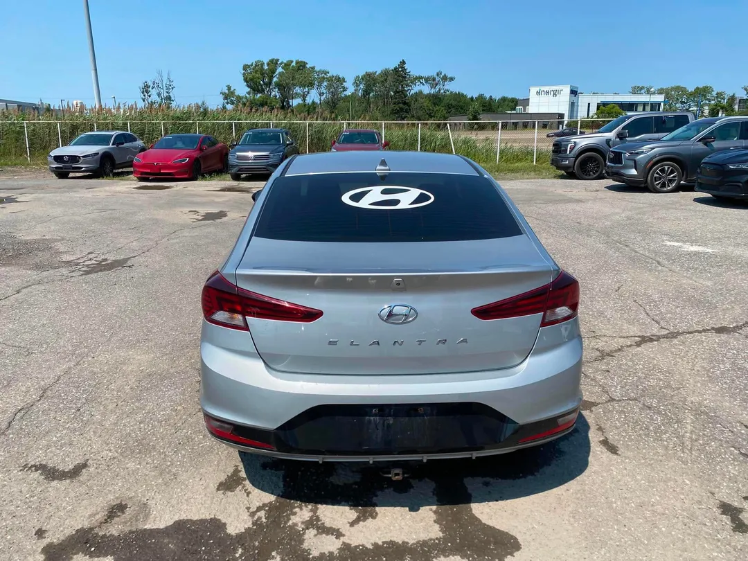 2020 Hyundai Elantra — photo 3