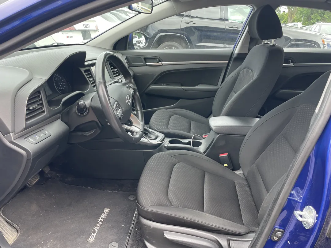 2019 Hyundai Elantra — photo 6