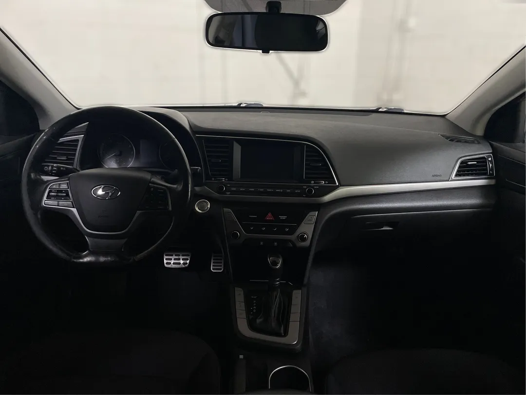 2018 Hyundai Elantra — photo 4