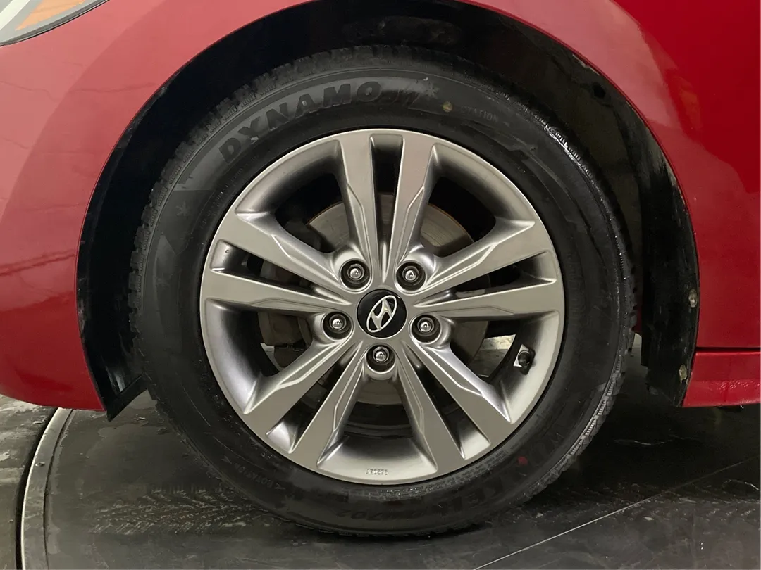 2018 Hyundai Elantra — photo 6