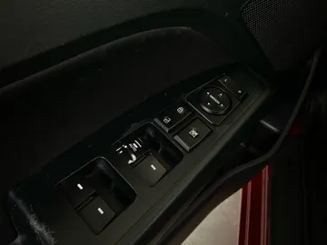 2018 Hyundai Elantra - image 25