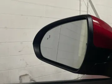 2018 Hyundai Elantra - image 21