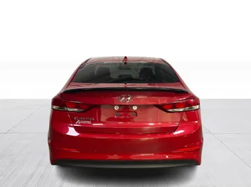 2018 Hyundai Elantra - image 13