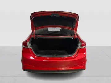 2018 Hyundai Elantra - image 14