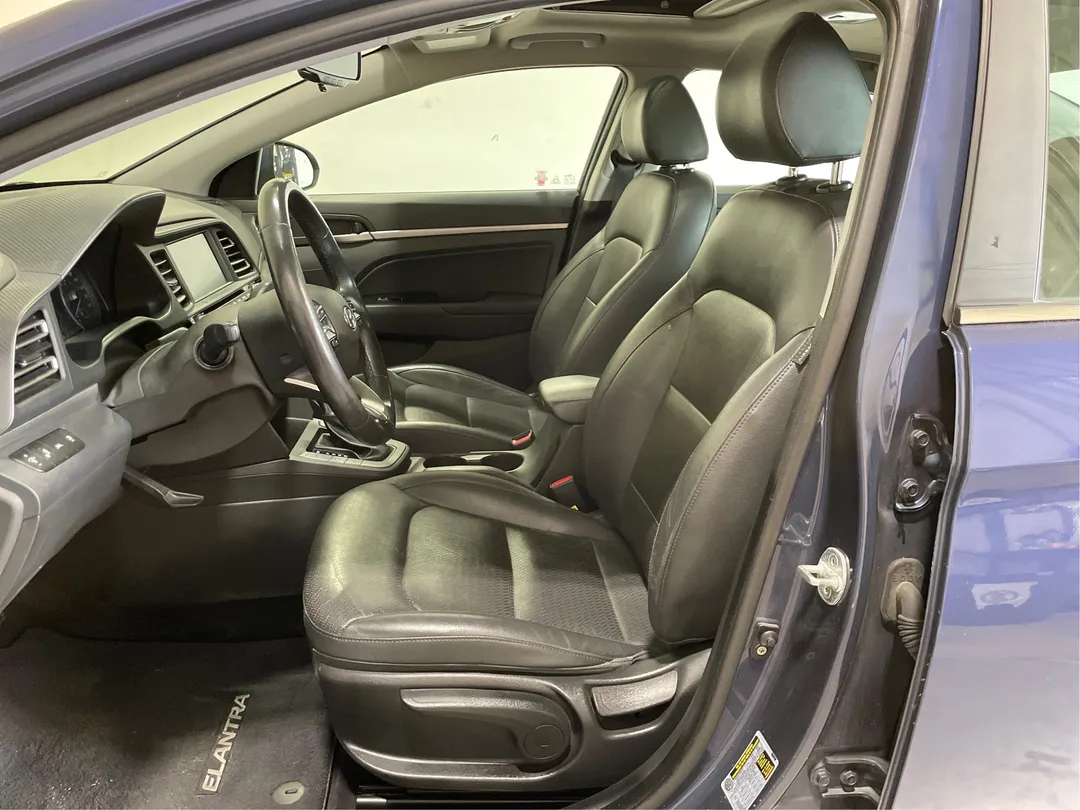 2019 Hyundai Elantra — photo 3