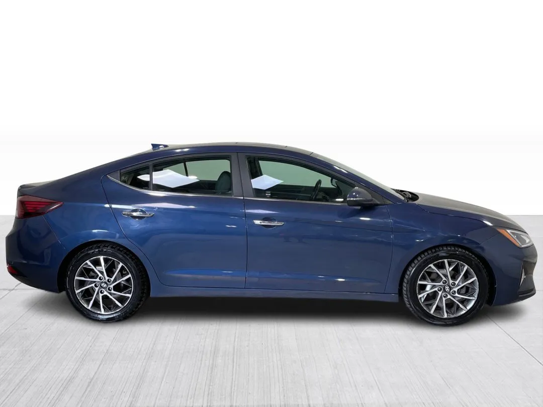 2019 Hyundai Elantra — photo 2