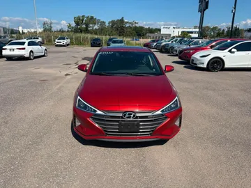 2020 Hyundai Elantra - image 2