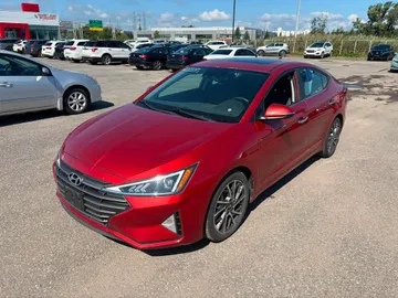 2020 Hyundai Elantra - image 3