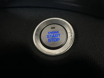 2020 Hyundai Elantra - image 21