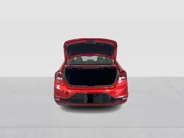 2020 Hyundai Elantra - image 13
