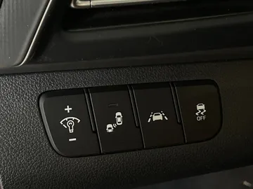 2020 Hyundai Elantra - image 28