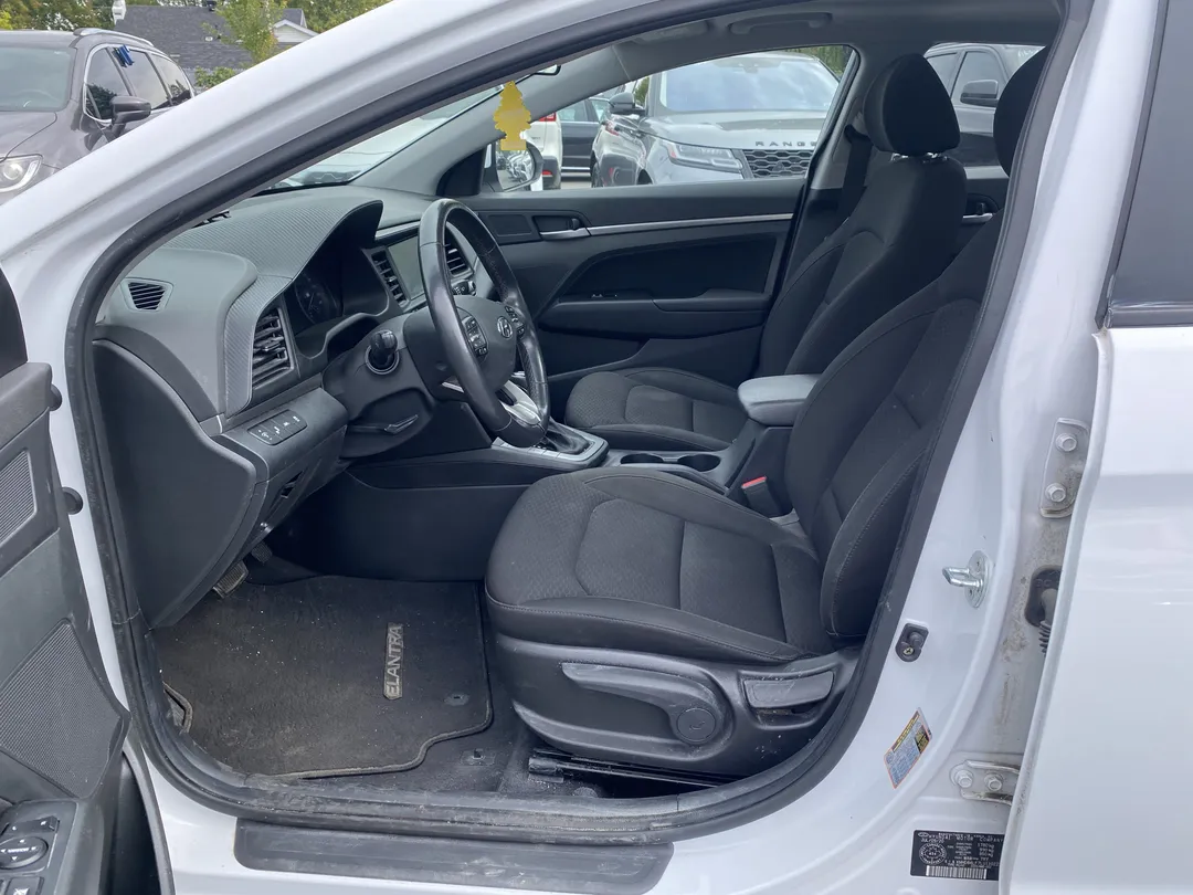 2020 Hyundai Elantra Preferred w/Sun & Safety Package, photo 7